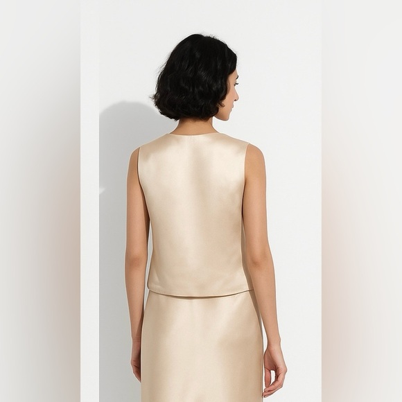 Elegant Cream Sleeveless two pc top and skirt - Picture 3 of 3